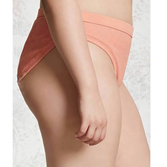 Forever21 Plus Crochet Bottom Coral - Picture 4 of 9